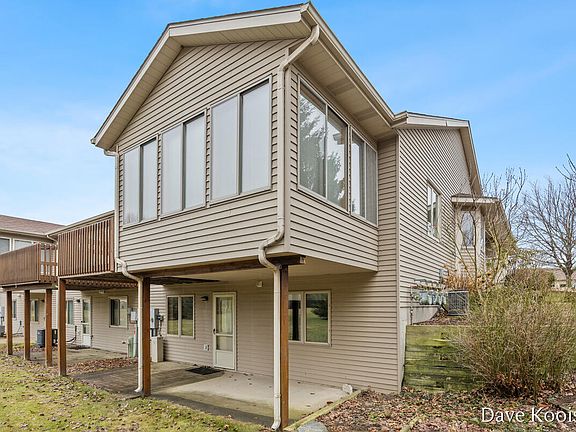 5th image of 1005 Amber Ridge Dr SW