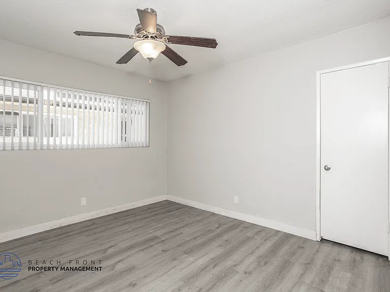 12236 Manor Dr. — Photo 22