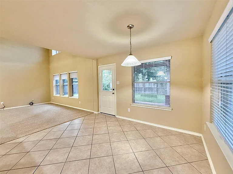 1810 Katlyn Ln — Photo 11