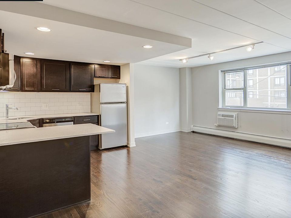 1st image of 6219 N Kenmore Ave #201