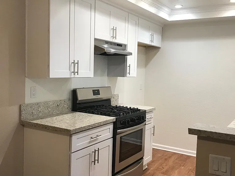 Rolling Ridge Apartments — Photo 1