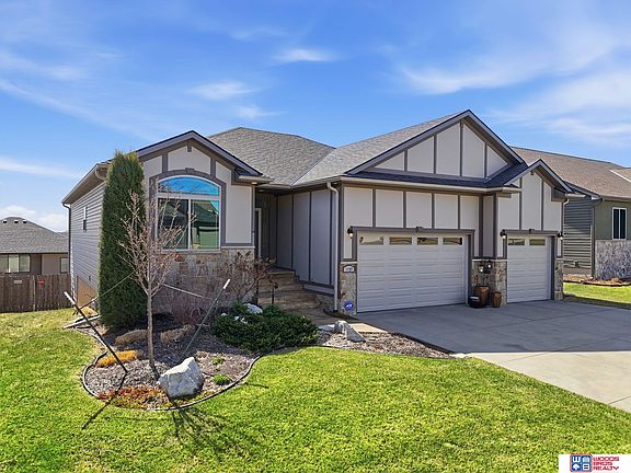 3rd image of 2737 Shadowbrook Dr