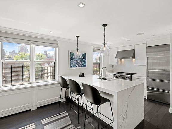 2nd image of 350 Bleecker St APT 6A
