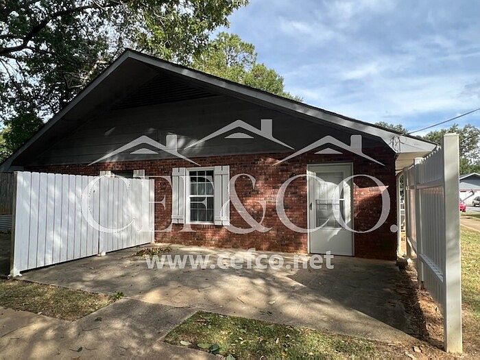 1st image of 224 Sedgewood Ct #1D