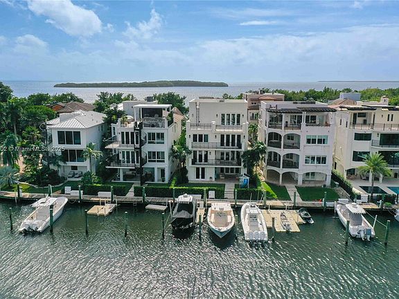 5th image of 5848 Paradise Point Dr