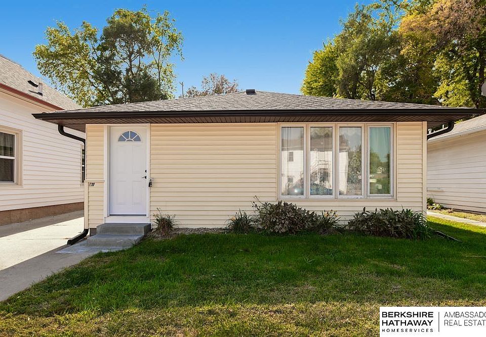 1st image of 711 Avenue A
