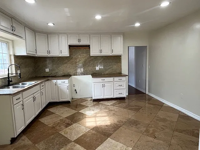 4047 S Harvard Blvd — Photo 7