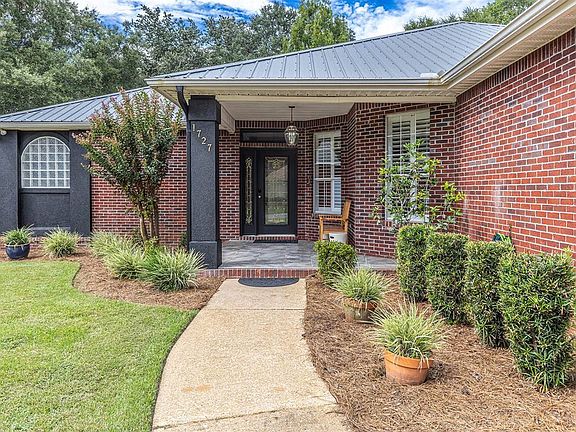 3rd image of 1727 Wren Way