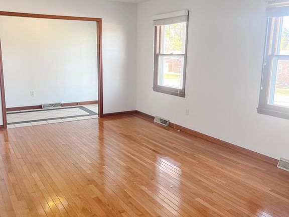 4th image of 2300 Eagle Dr