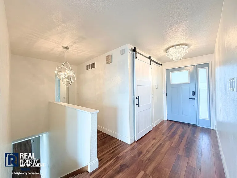 1726 N Jackson Ave — Photo 16