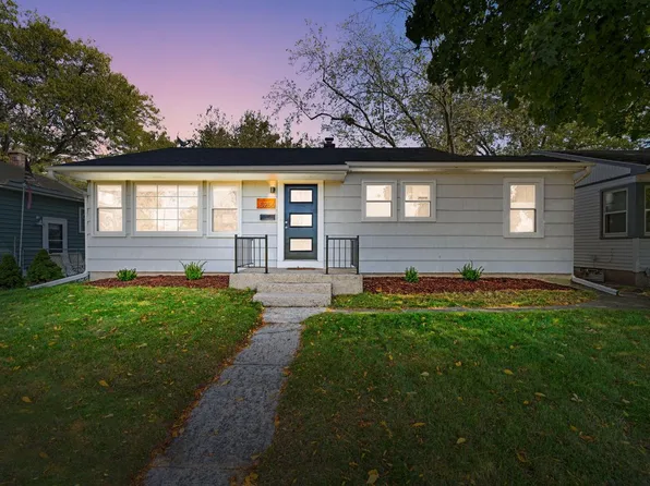 5256 North Lydell AVENUE, Whitefish Bay, WI 53217