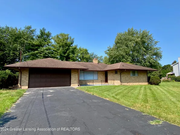 12151 Madonna Dr, Lansing, MI 48917