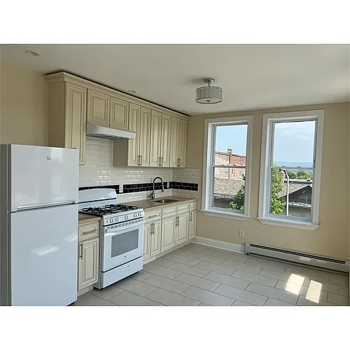 674 Bleecker St Photo 1