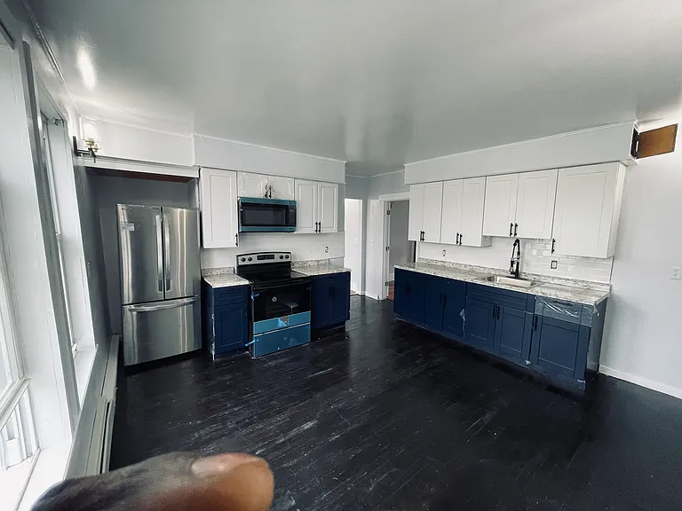 184 Bartlett St — Photo 4