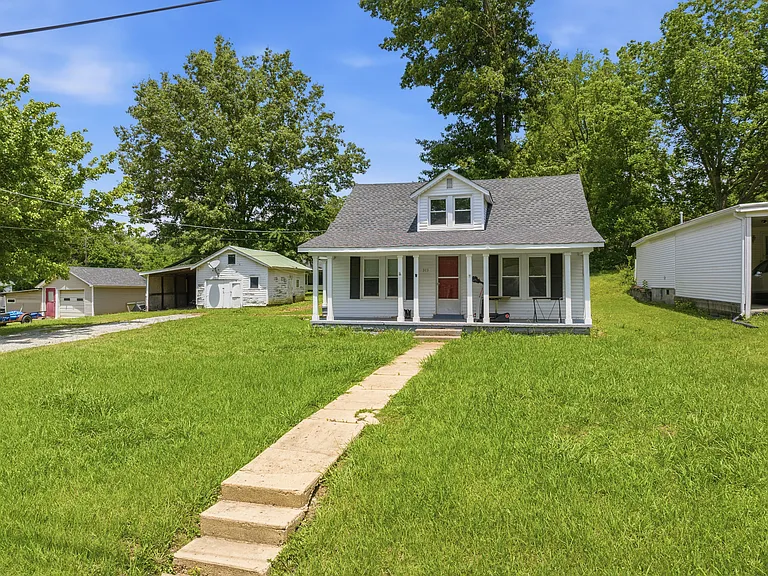313 Knox St — Photo 28
