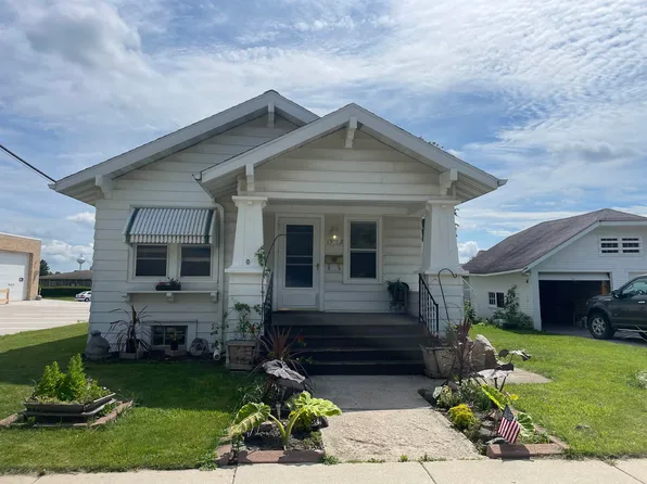 1912 Madison St, New Holstein, WI 53061