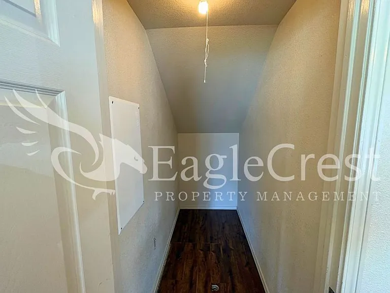 216 N Park St — Photo 20