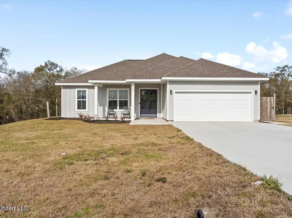 73 Theodore Dr, Poplarville, MS 39470