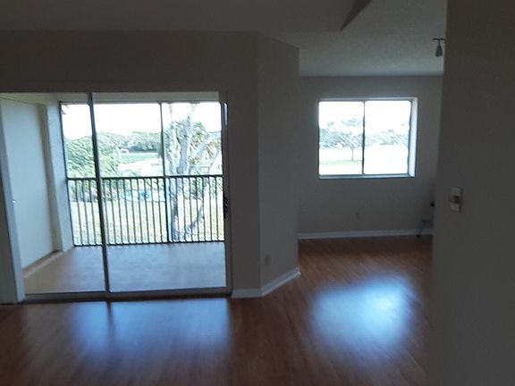 4th image of 1059 Coral Club Dr #1059