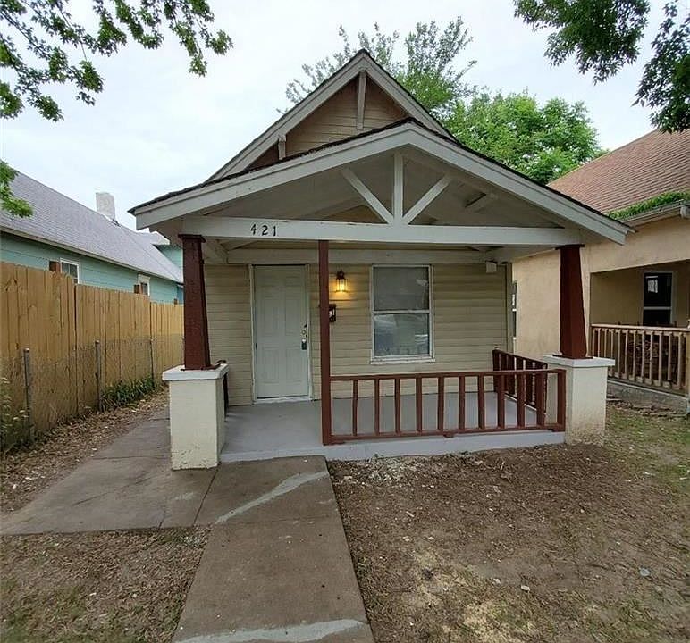 1st image of 421 Oakley Ave
