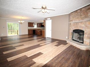 904 Hiawatha St, Holt, FL 32564