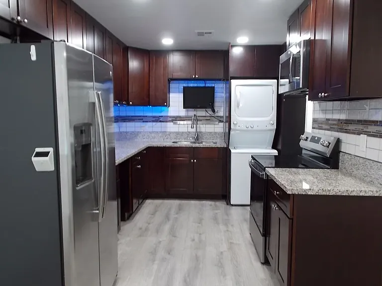 6208 Ilanos Ln — Photo 10