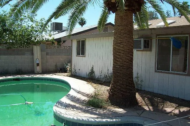 1146 E Campus Dr — Photo 1