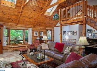 2035 Bustleton Rd, Burlington, NJ 08016