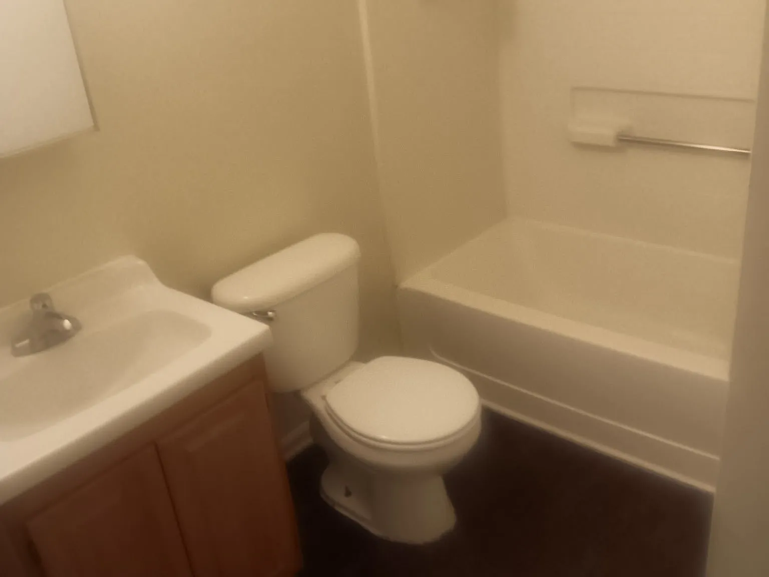 Oak Park Apartments — Photo 2
