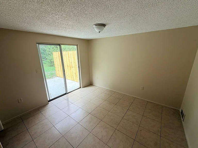 5848 Siesta Ln — Photo 13