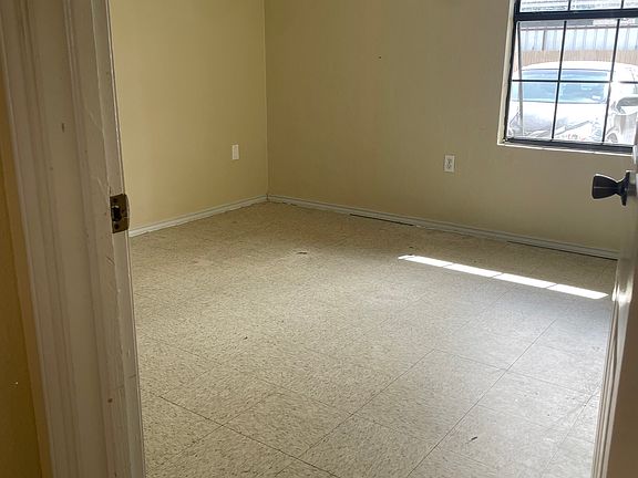 5th image of 2701 S Midway Rd #3