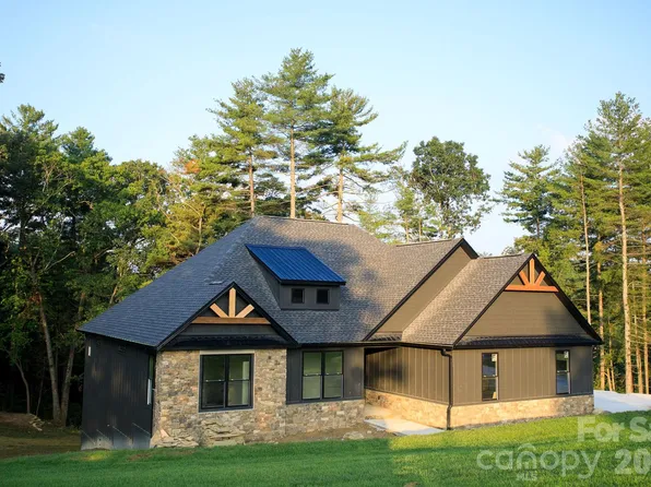 113 Perry Pl, Hendersonville, NC 28739