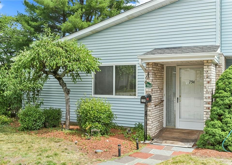 1st image of 754 Williamsburg Cir