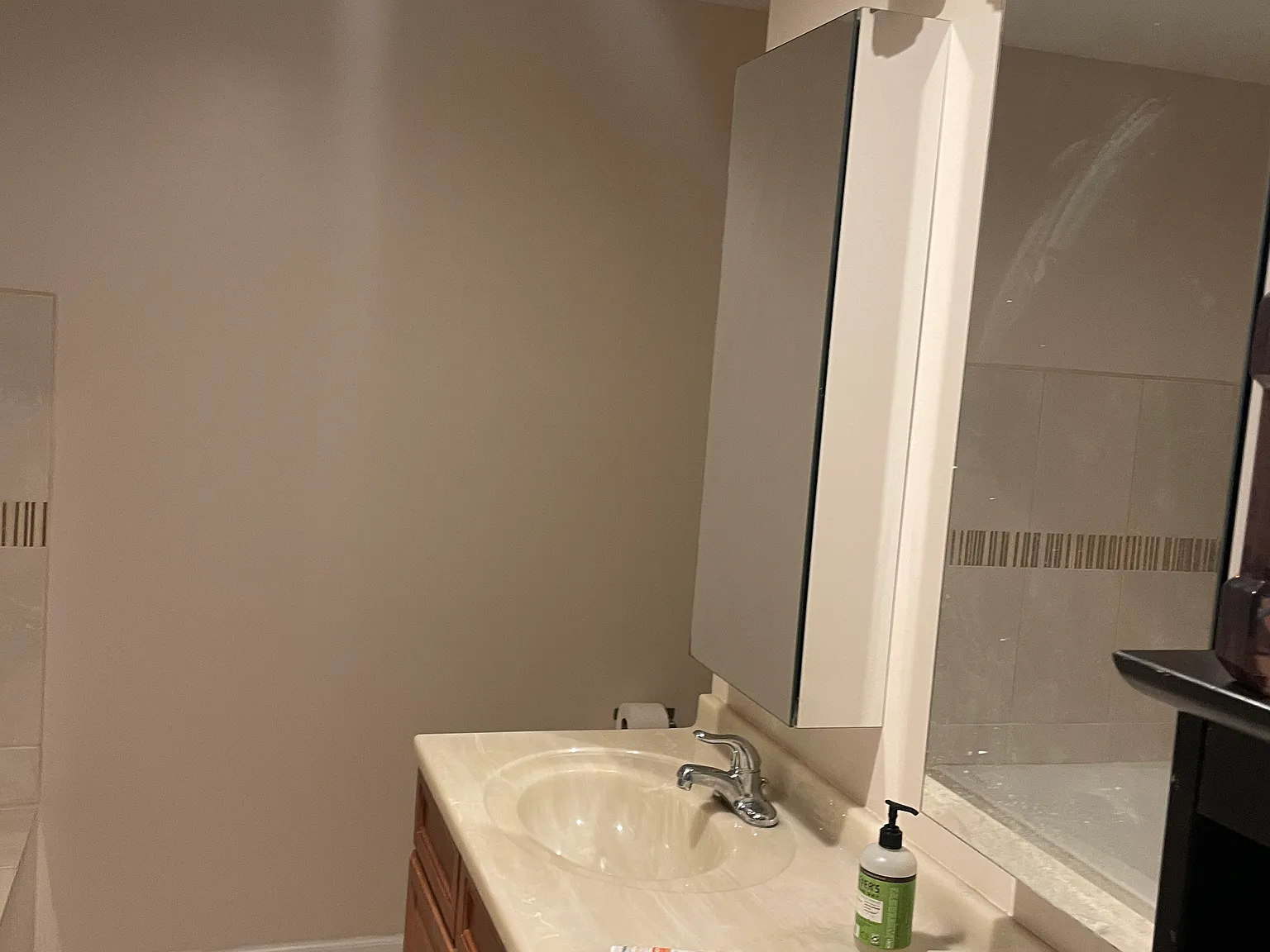 1 bed, 150 sqft, $975 — Photo 4