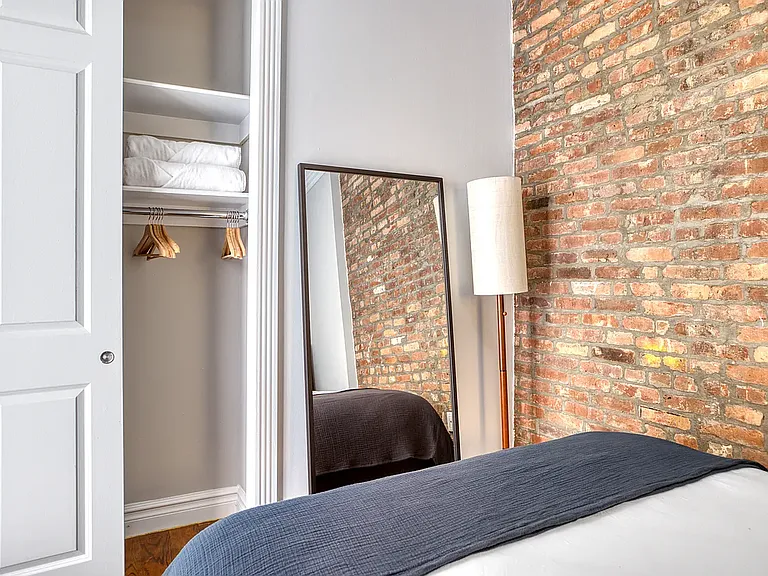 202 E 13th St #R2G — Photo 12