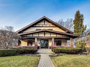 82 Lawton Rd, Riverside, IL 60546