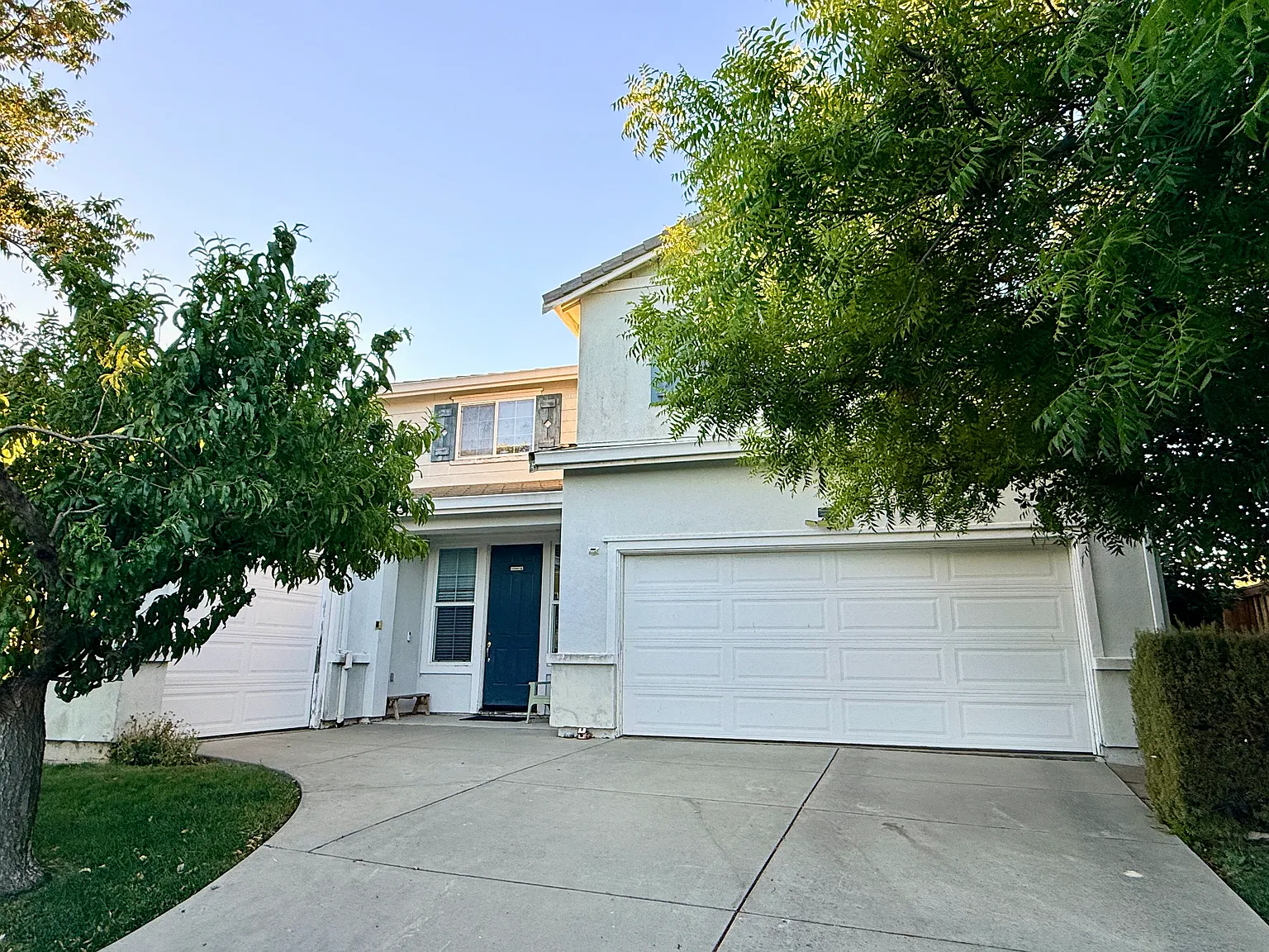 4 bed, 3607 sqft, $4,000 — Photo 2