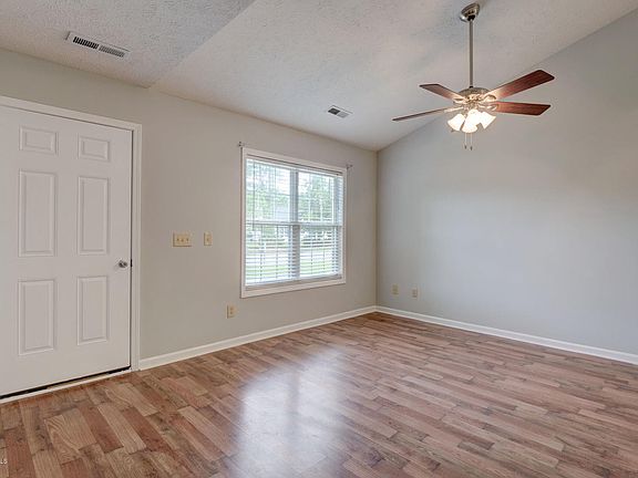 5th image of 336 East Wood Lane SE