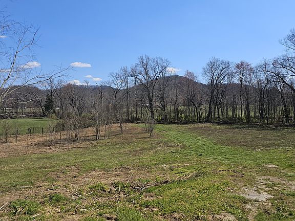 3rd image of 1344 Diana Dr