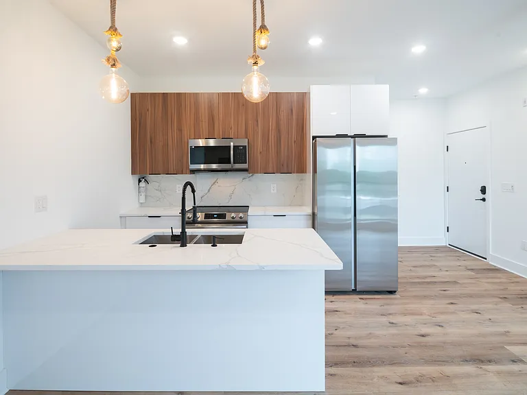 2621 W Oxford St #304 — Photo 10