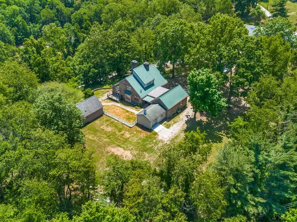 94 Poplar St, Russell, KY 41169