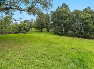9 Charles Hill Rd, Orinda, CA 94563