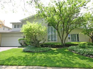 828 Woodleigh Ave, Highland Park, IL
