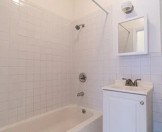 5th image of 748 E 9th St #C1