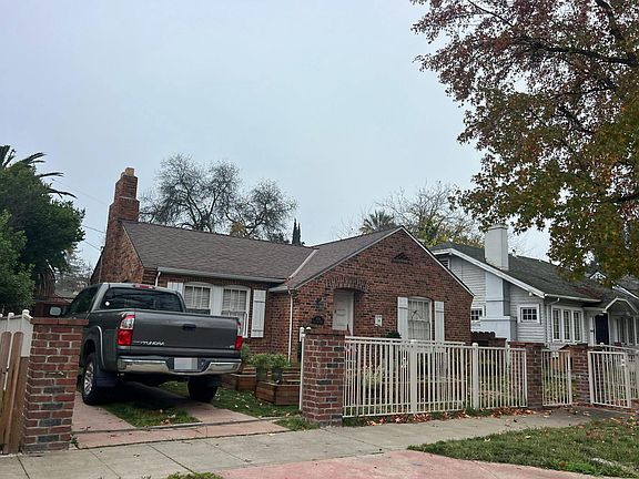 3rd image of 1236 W Vine St