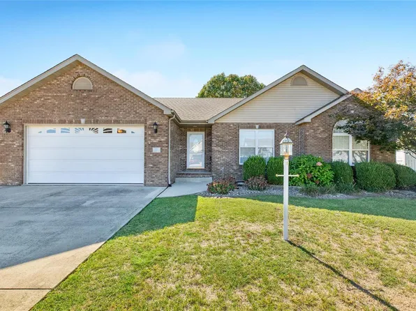 152 Patton Dr, Bethalto, IL 62010