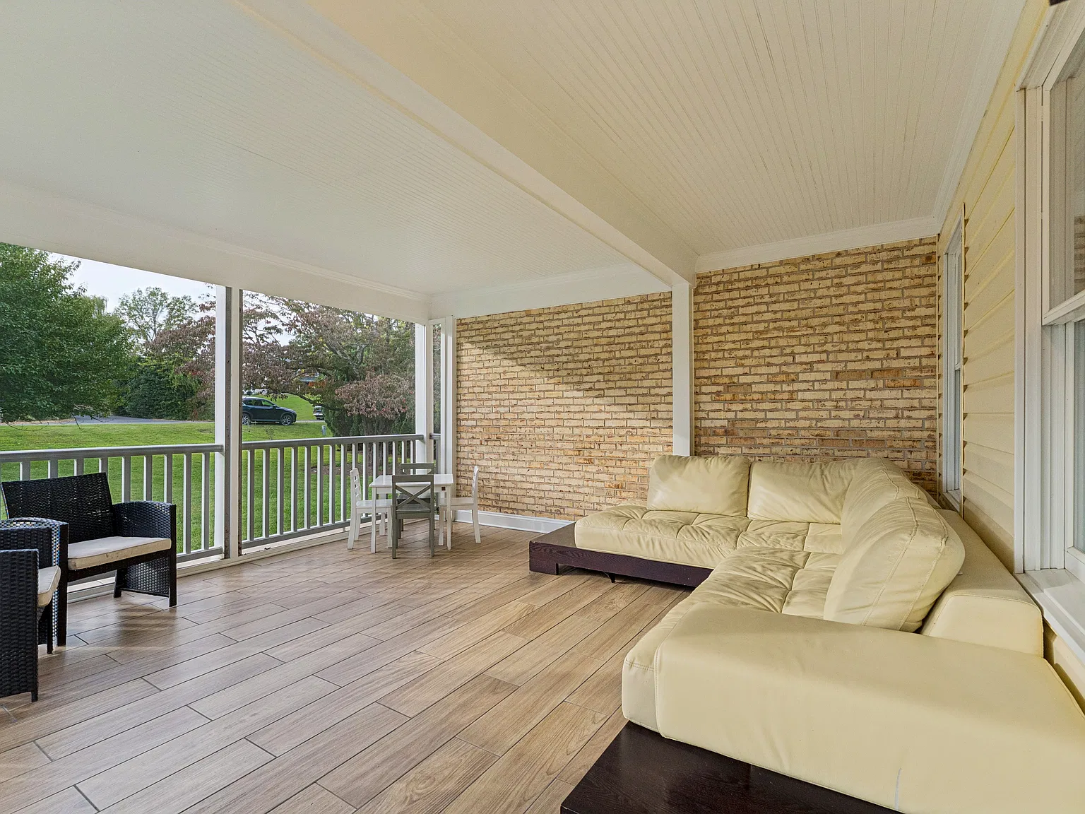 4 bed, 2.5 bath, 3000 sqft, $5,995 — Photo 4