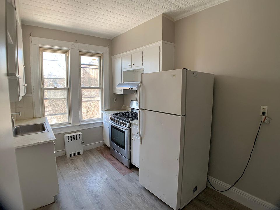 1st image of 8716 Woodhaven Blvd #2R