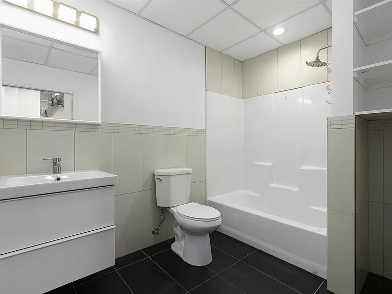 Parkville Hartford Apartments — Photo 17