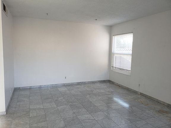 3rd image of 4642 Kearney St